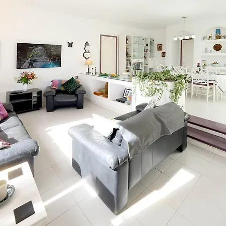 Jazmin, 3 Bed In Mojones Holiday home *