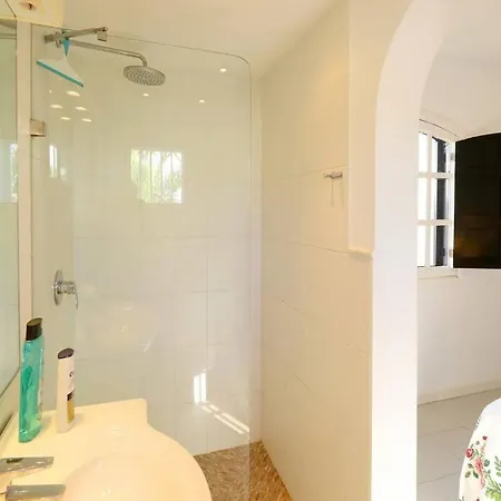 Jazmin, 3 Bed In Mojones