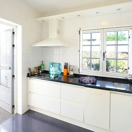 Tatil Evi Jazmin, 3 Bed In Mojones Puerto del Carmen (Lanzarote)